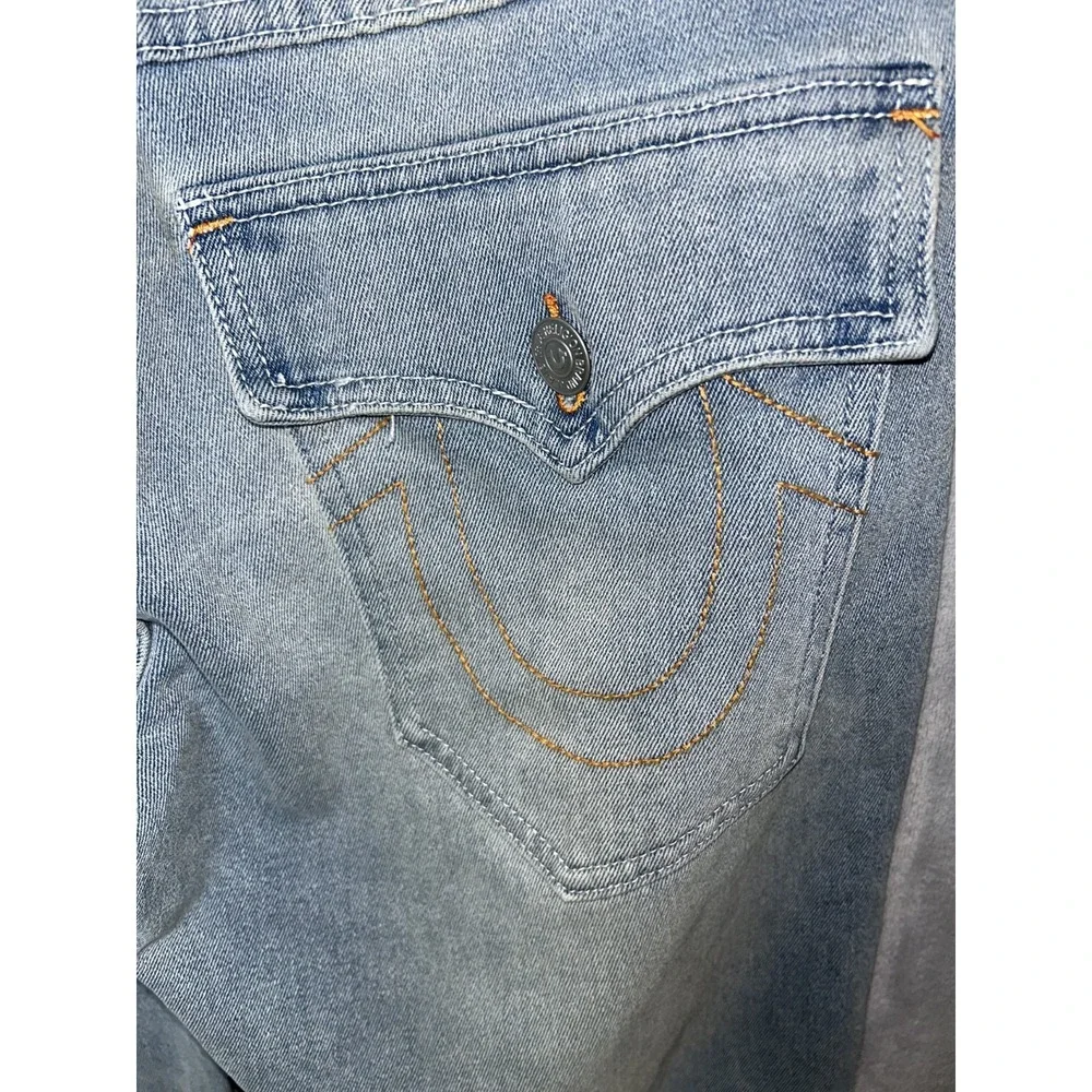 True Religion Jeans Geno SN Flap Slim 33 x 32 lgt Brisk Wash Blue NWT MSRP $159